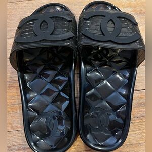 Women’s Slides!